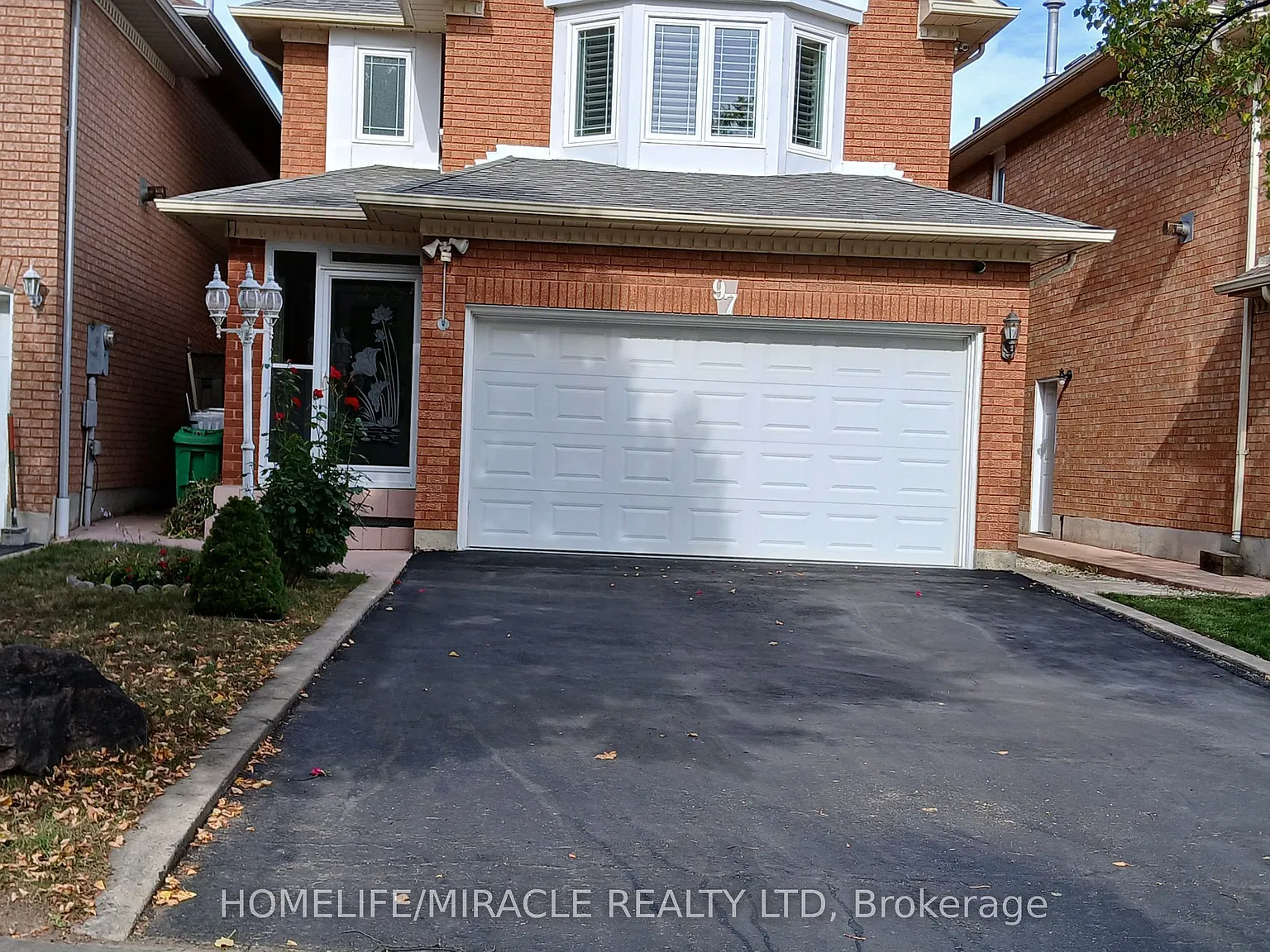 3 bed, $3,975 — Photo 2
