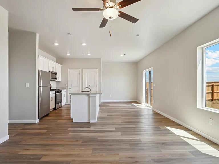 7332 Crystal Ave — Photo 9
