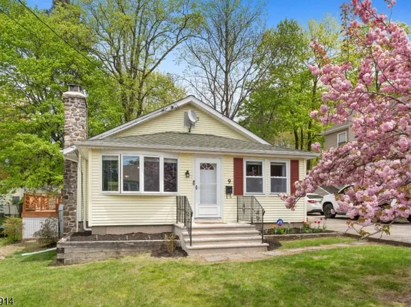 9 Hatakawanna Ter, Mount Olive Twp., NJ 07828