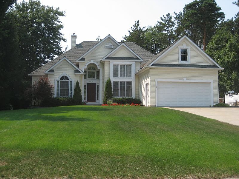 1st image of 4610 Forest Ln