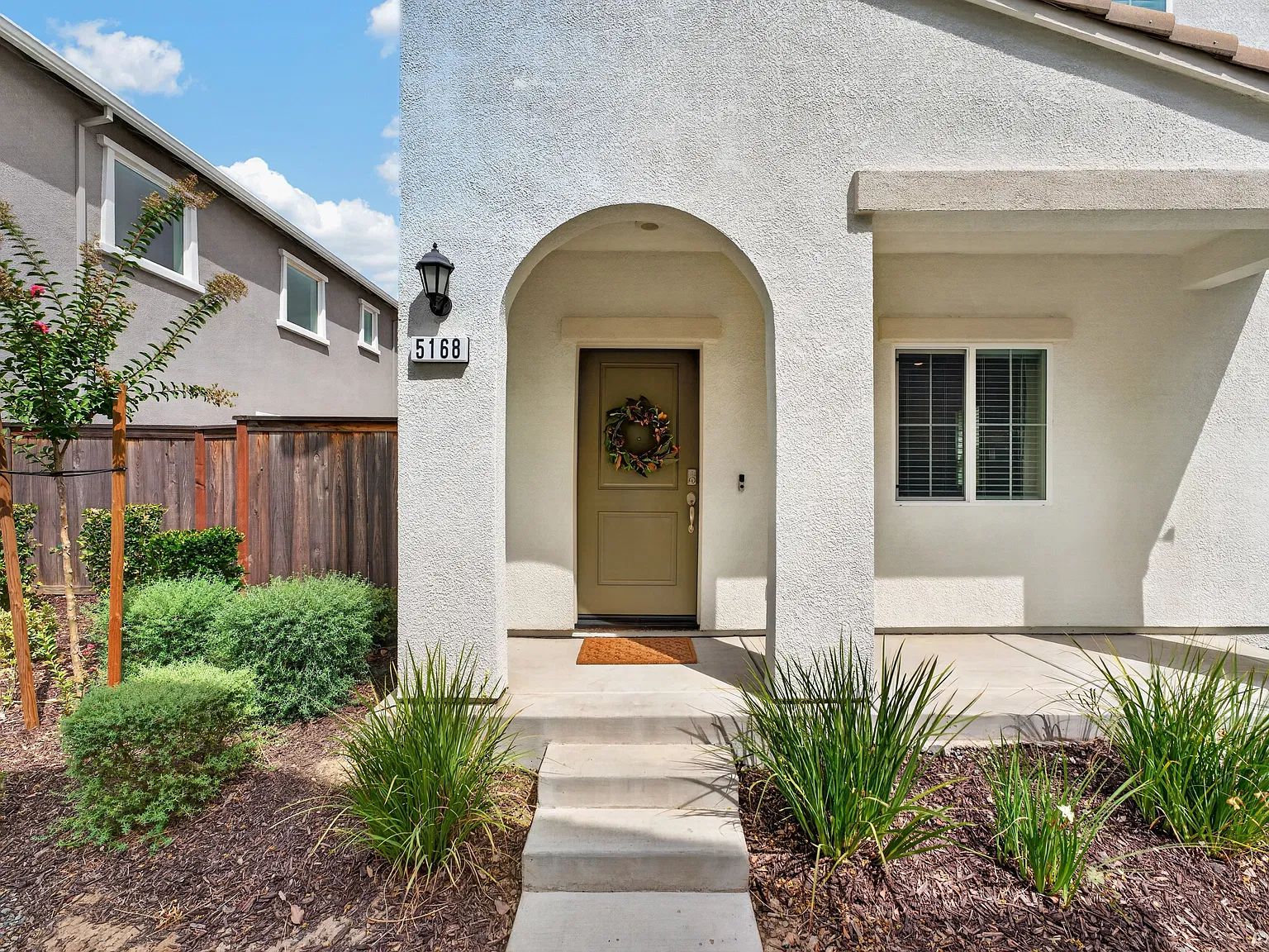 3 bed, 1387 sqft, $2,650 — Photo 3