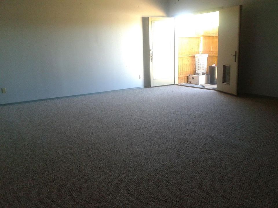 Entrance looking toward front door