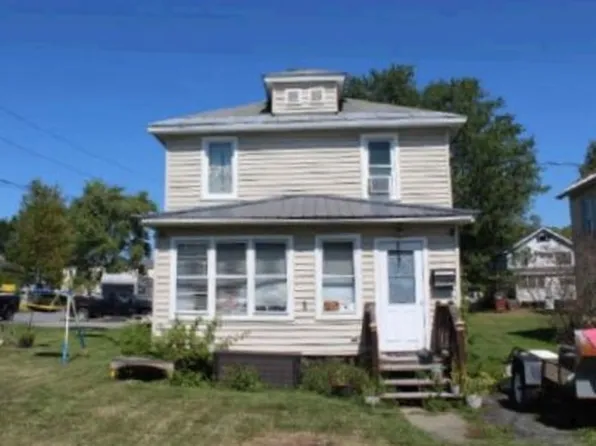 7 4th Ave, Whitehall, NY 12887