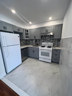 Rented by Bouklis Group | media 16