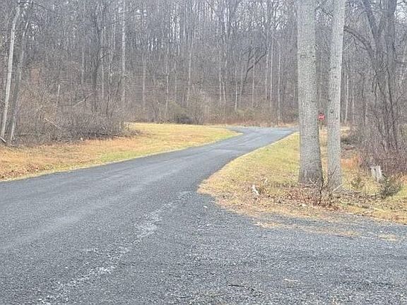 5th image of 304 Shenandoah Trl