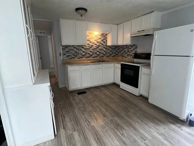 5210 State Road 33 N #30 — Photo 20