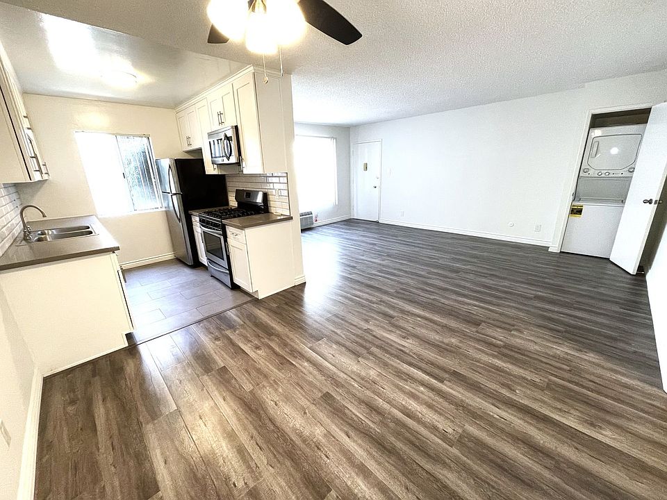 1st image of 3755 Mentone Ave APT 2