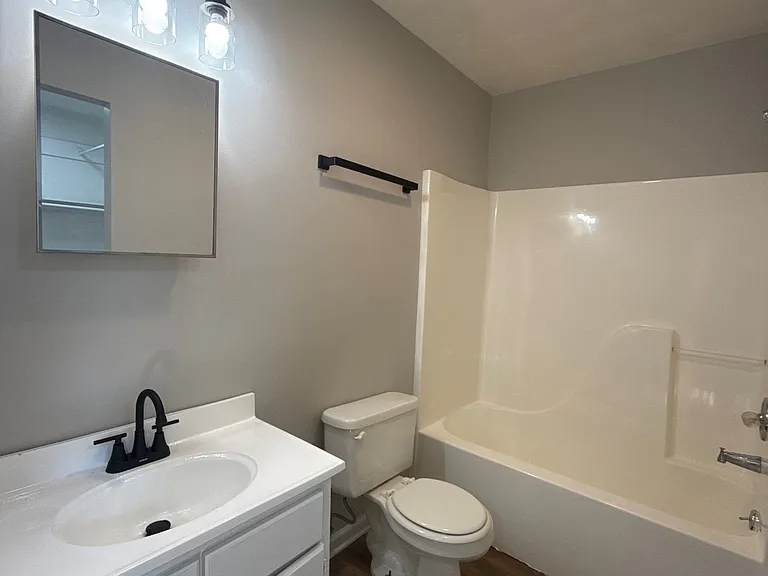 144 Sarah Cir #15 — Photo 5