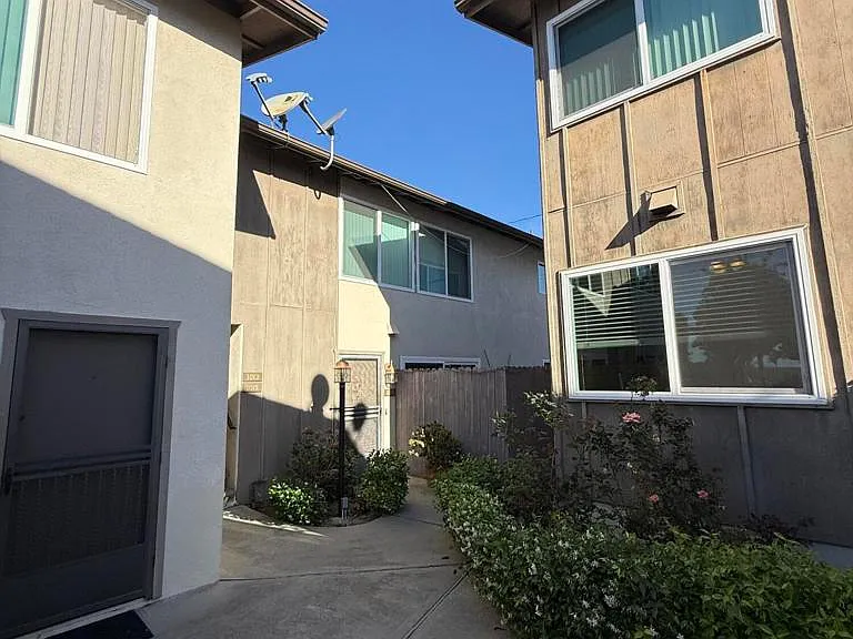 1013 Meta St — Photo 18