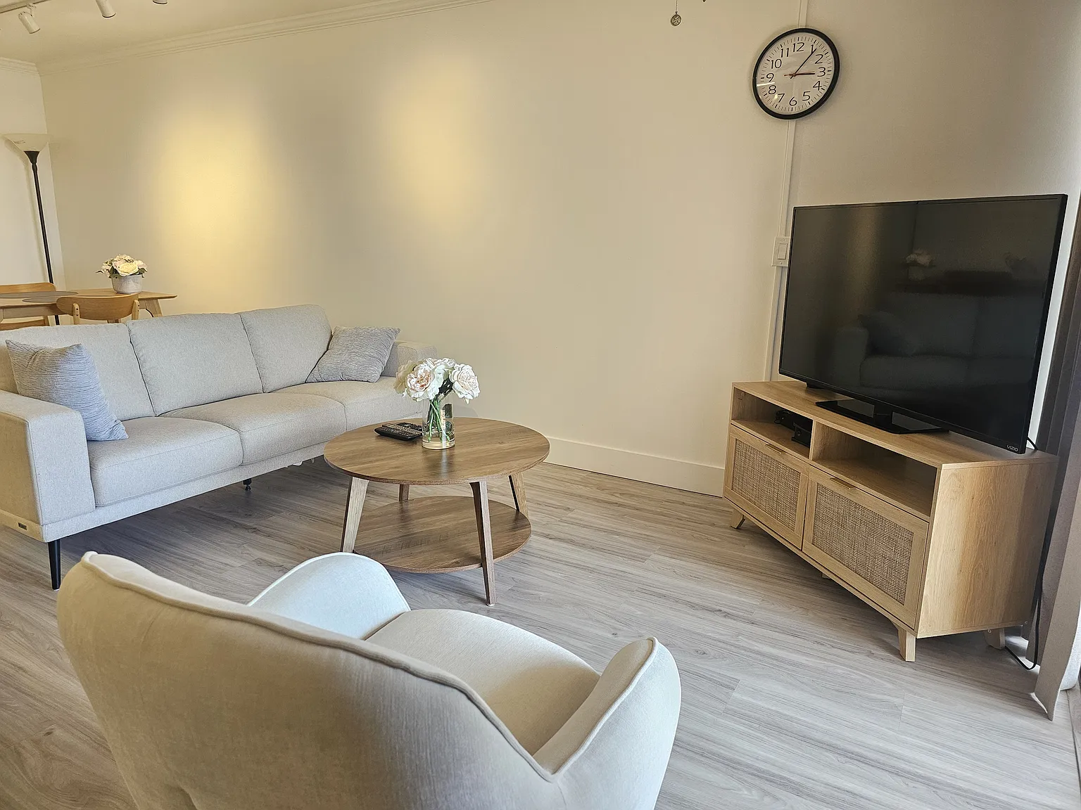 1 bed, 683 sqft, $3,600 — Photo 1