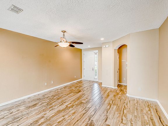 4th image of 3695 Creswick Cir