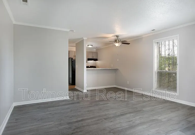 5858H Century Oaks Dr — Photo 1