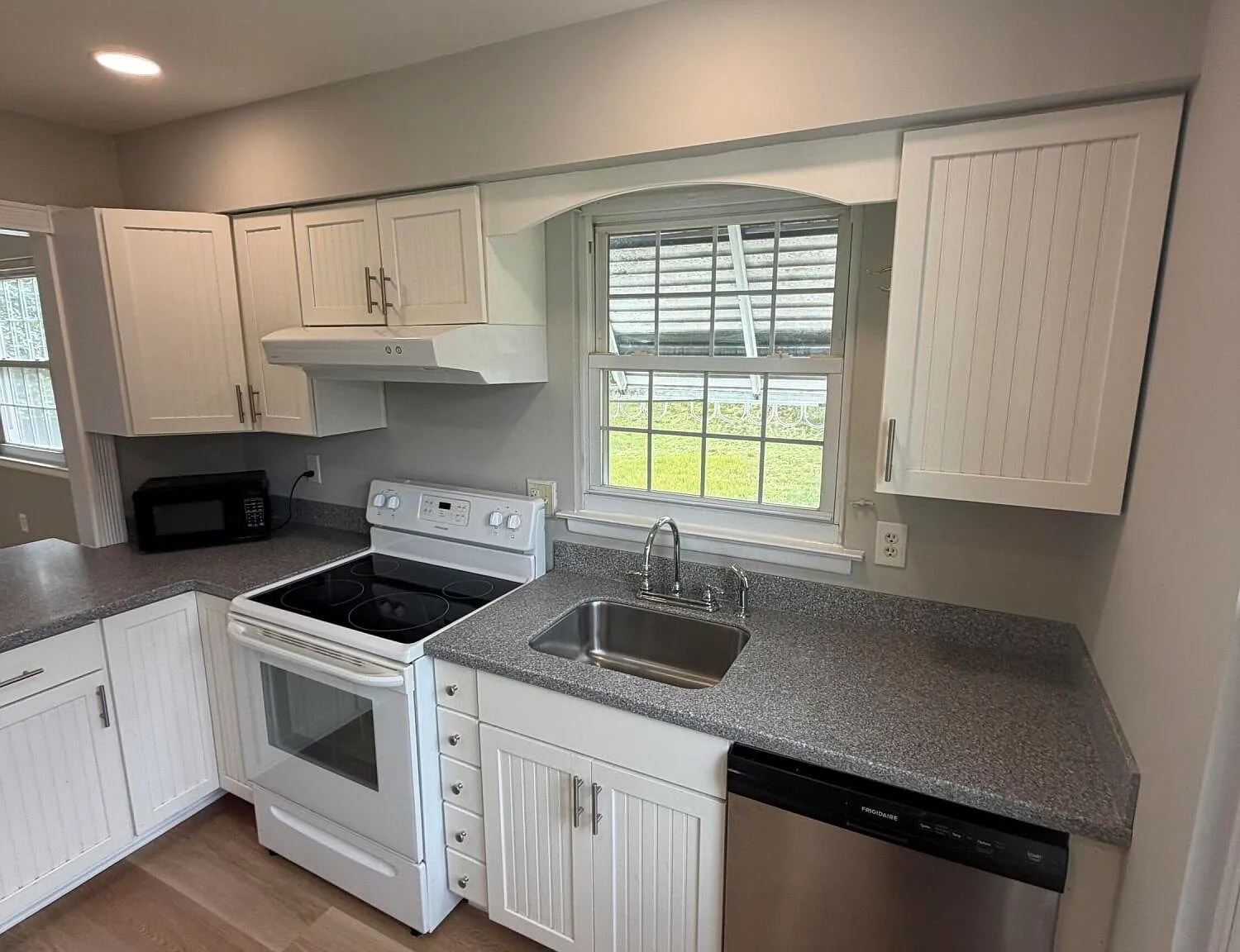 2 bed, 1101 sqft, $2,500 — Photo 3