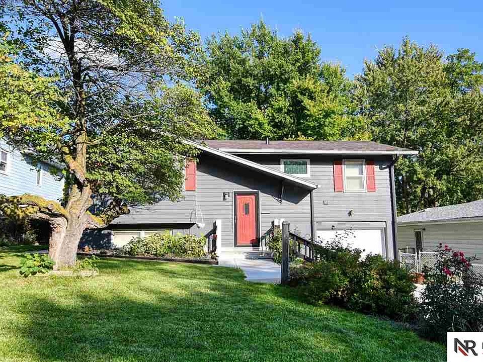 1st image of 4111 N 92nd Ave