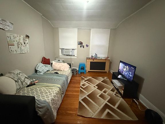 3rd image of 3178 Waterbury Ave #2AB
