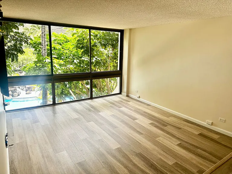 501 Hahaione St #3F — Photo 3