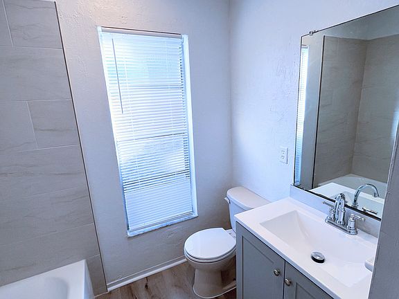 3rd image of 2020 San Sebastian Way S