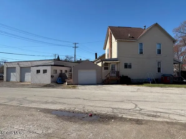 376 E Perry St, Tiffin, OH 44883