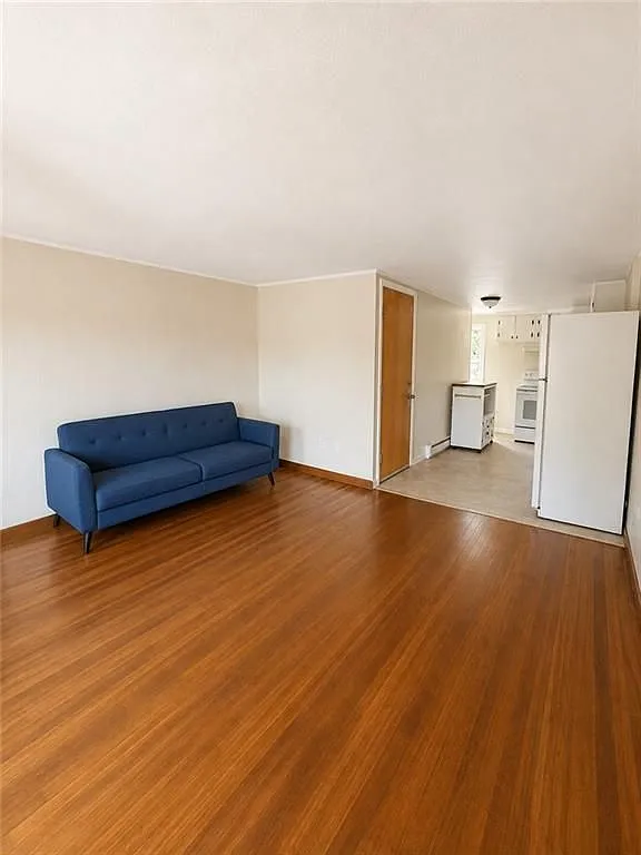 2 bed, 1.0 bath, 1000 sqft, $1,775 — Photo 3