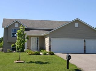 1019 Danube Ave, Shakopee, MN 55379