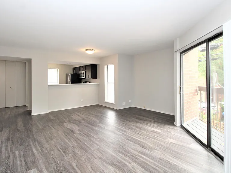 818 W Willow St #3C — Photo 8