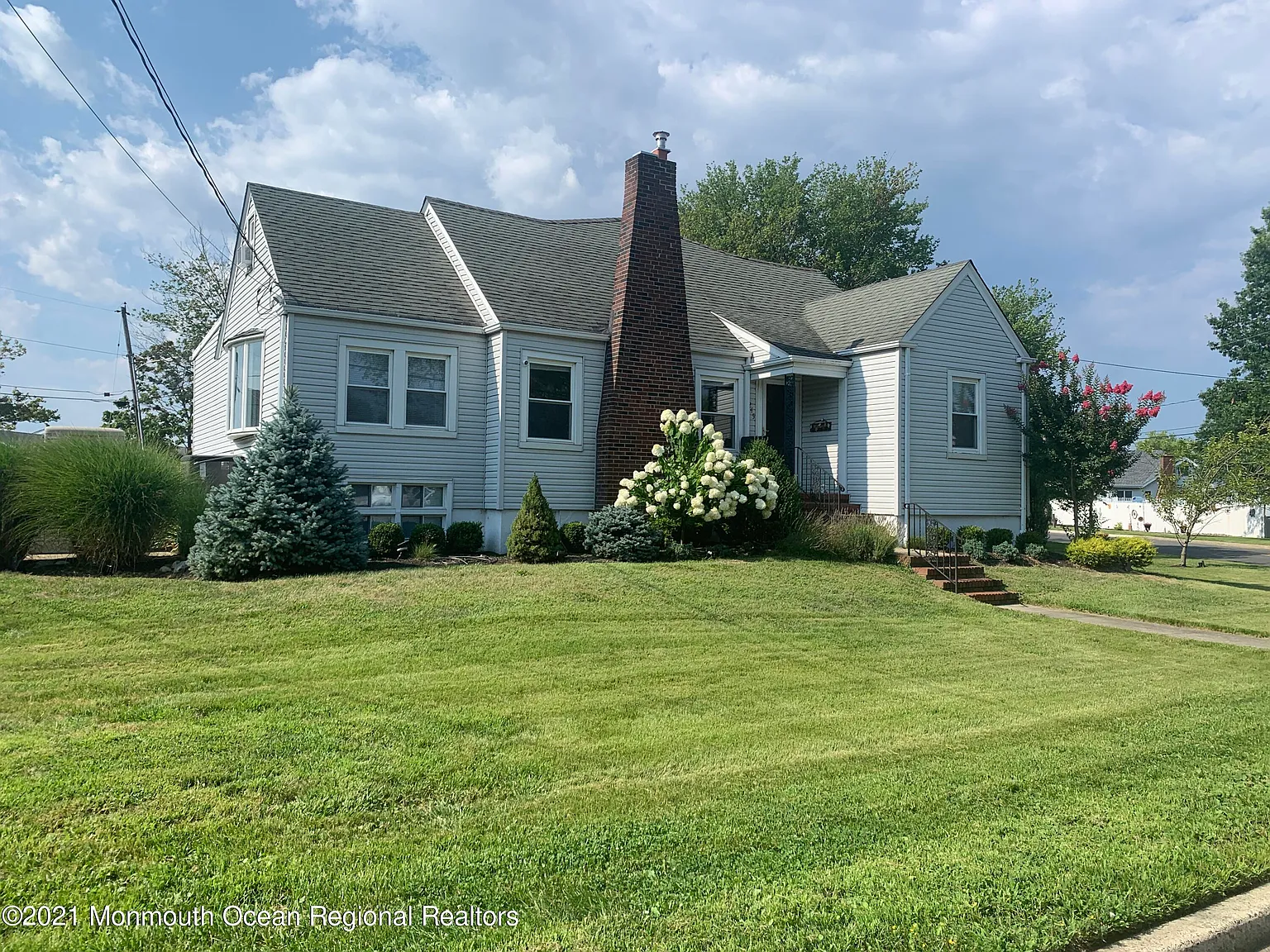 4 bed, 1647 sqft, $3,600 — Photo 2