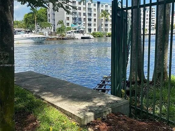 4th image of 1861 NW South River Dr Unit 1401