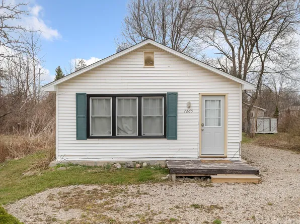 7265 Cedar Rd, Lexington, MI 48450