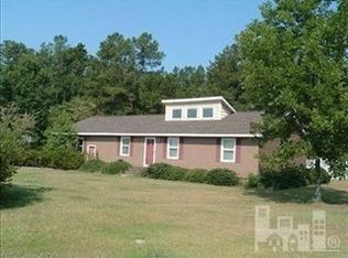 385 Pineland Rd, Riegelwood, NC 28456