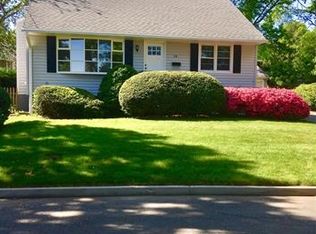 24 Karen St, Fairfield, CT 06824