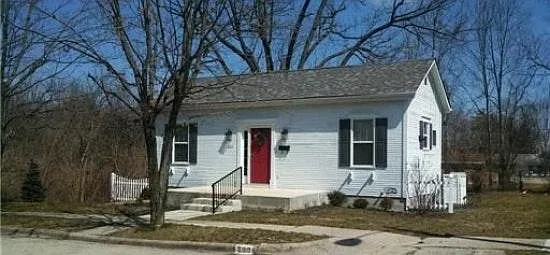 222 Bowman Ave — Photo 1
