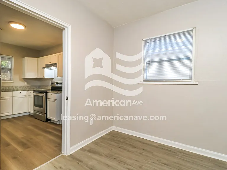 1049778_006_wm_-_dining_room_13388137.jpg