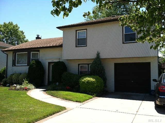 1st image of 424 Kinsley Ct