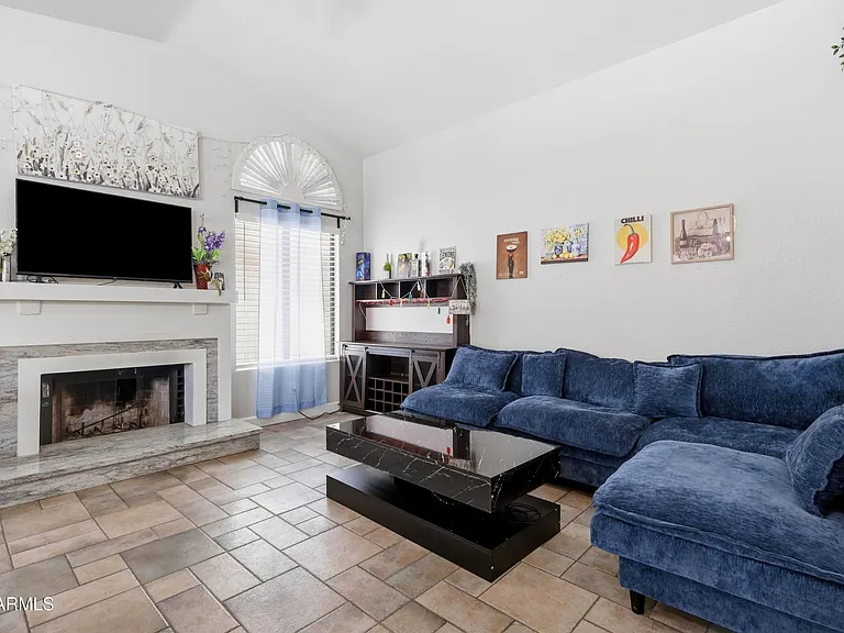 8875 S Ash Ave — Photo 10