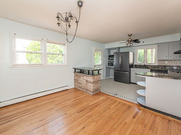 3rd image of 48 Whitaker Ave #1