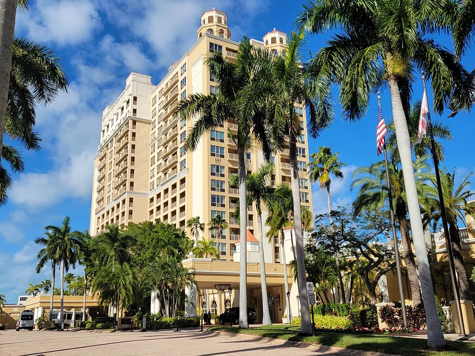 1111 Ritz Carlton Dr #1404