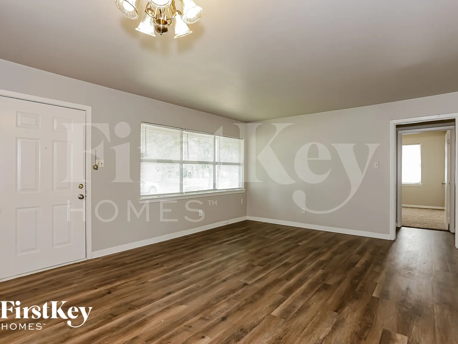 3 bed, 1.0 bath, 1080 sqft, $1,920 — Photo 4