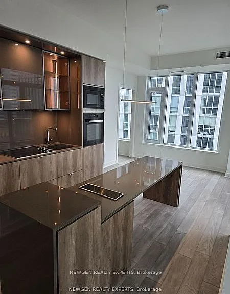 11 Yorkville Ave #4807 — Photo 9