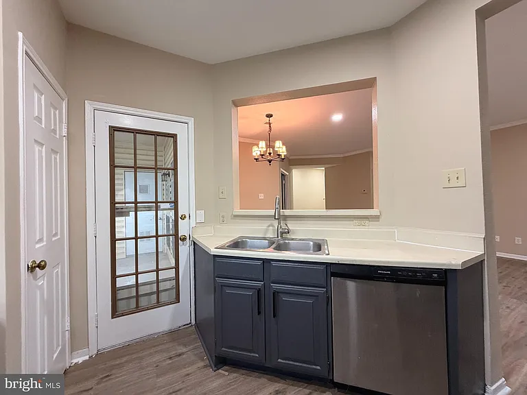 666 Gateway Dr SE #501 — Photo 7