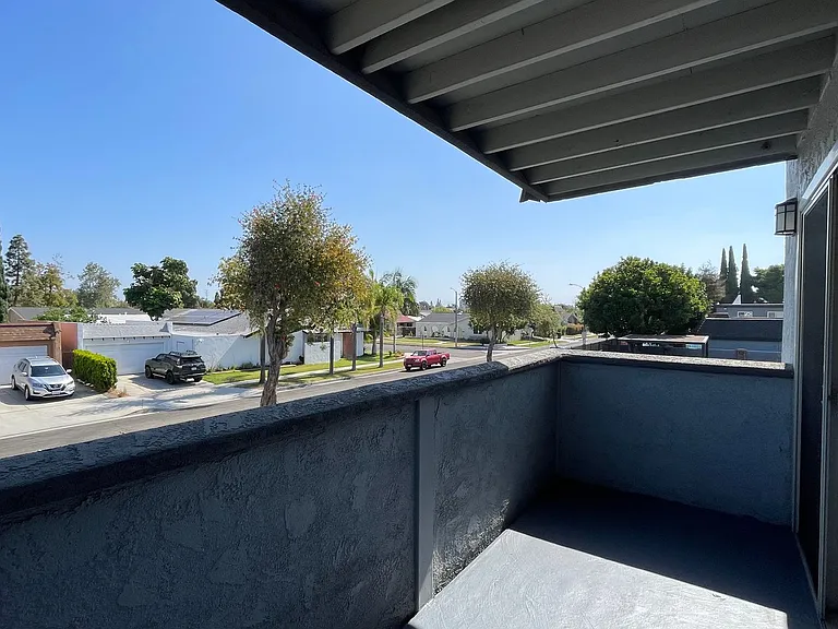 Park Plaza Apartments — Photo 49