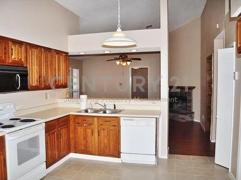 4429 Seville Ln — Photo 5