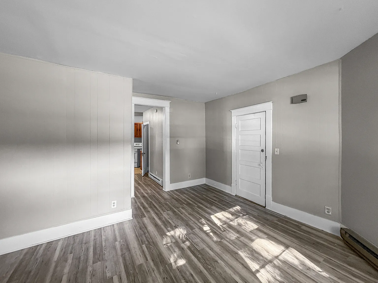 401 S 6th St — Photo 4