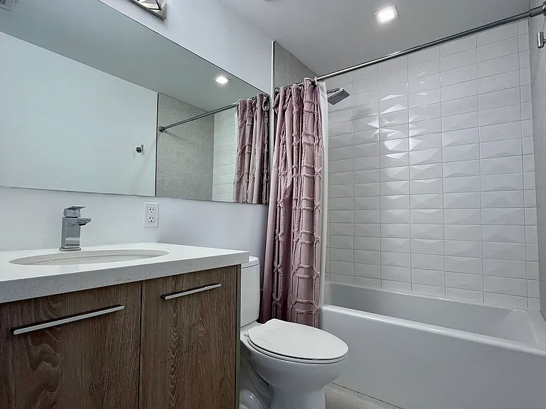 1000 99th St #3 — Photo 25