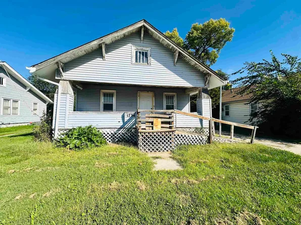 1734 W 2nd St, Hastings, NE 68901