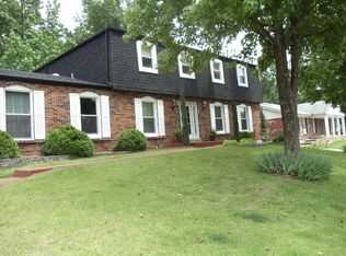 2332 Fairoyal Dr, Saint Louis, MO 63131