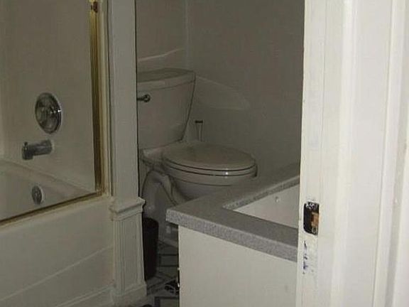 5th image of 1208 Auburn Pl NW