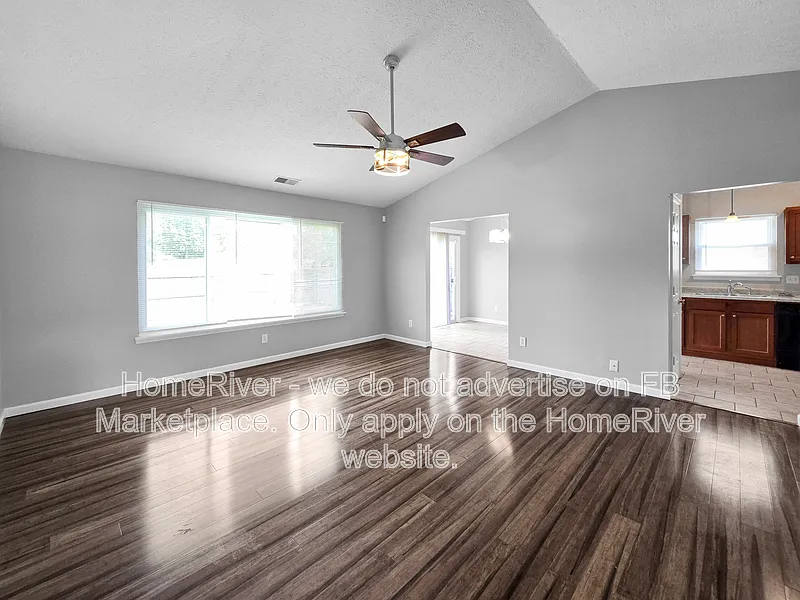 3 bed, 2.0 bath, 1244 sqft, $1,695 — Photo 3