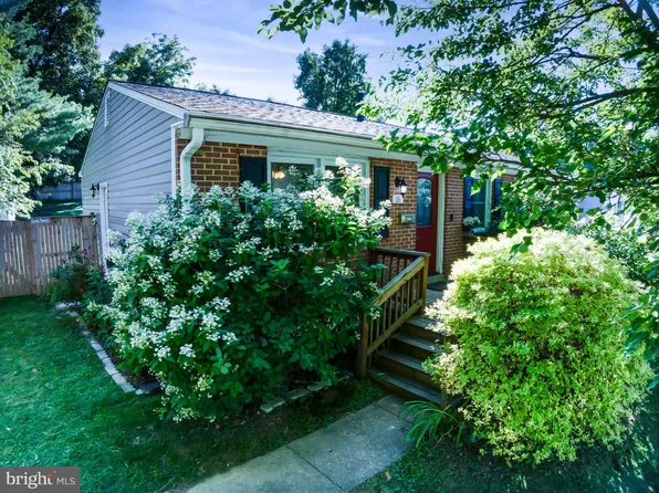 15 Oakmere Rd, Owings Mills, MD 21117