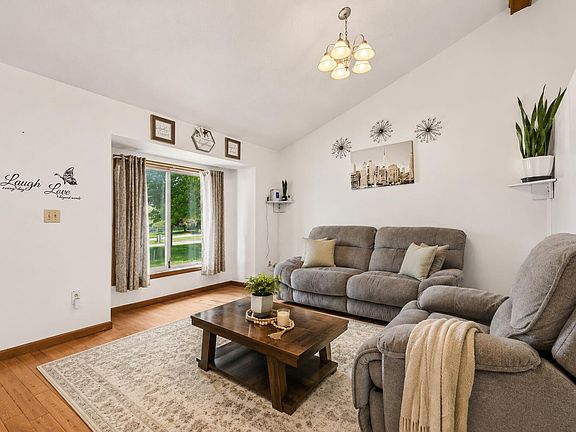 4th image of 5705 Gatewood Dr SE