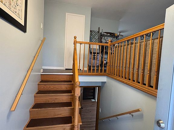 3rd image of 3157 Coventry Dr